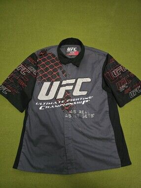 UFC Gray & Black Short Sleeve Logo Button-Up